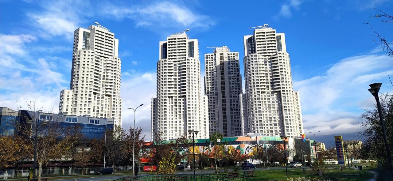 18Th & 16H Floor Secure Luxury Condos With Pool & Fitness Included In Price Skopie Exterior foto