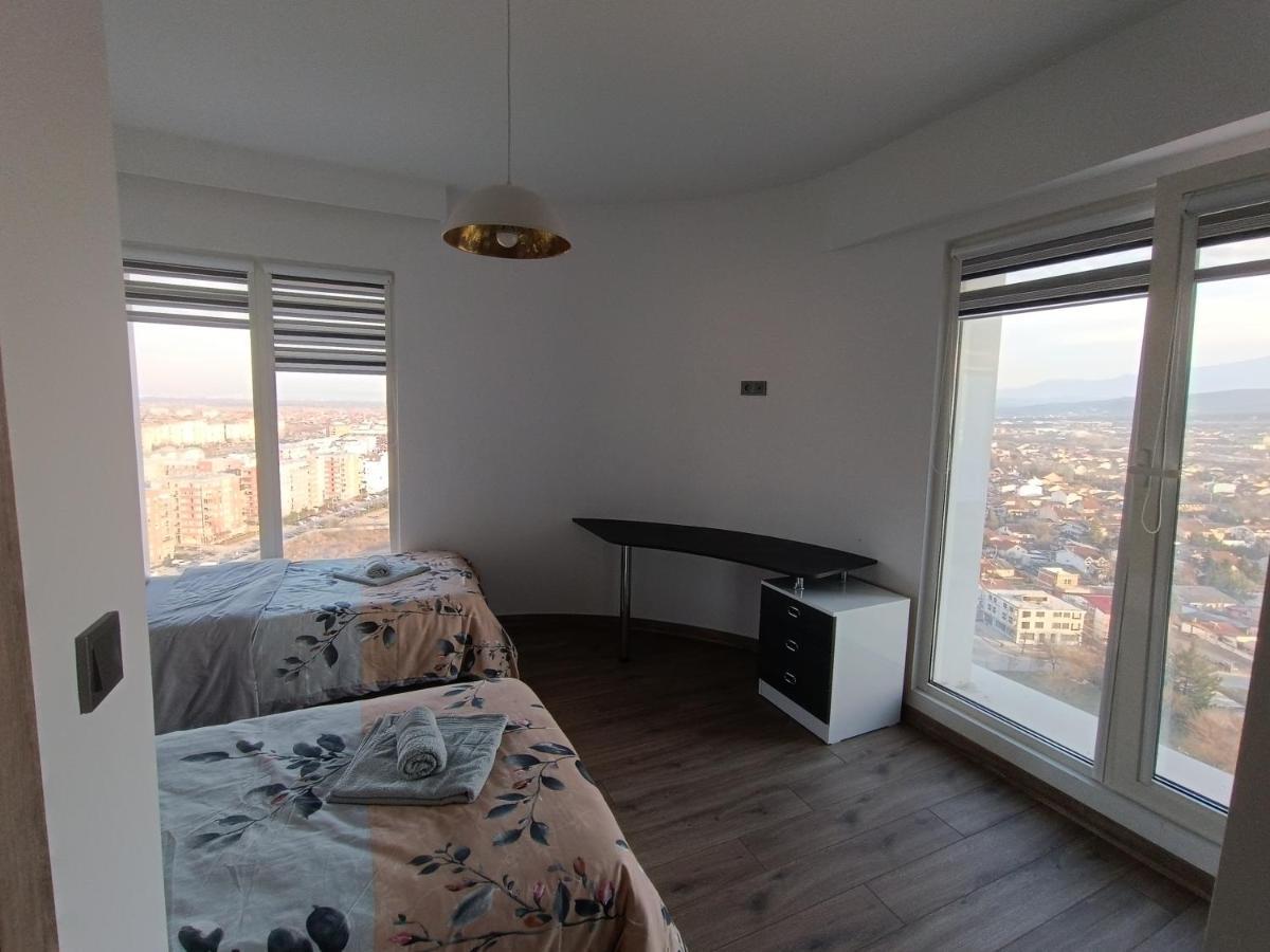 18Th & 16H Floor Secure Luxury Condos With Pool & Fitness Included In Price Skopie Exterior foto