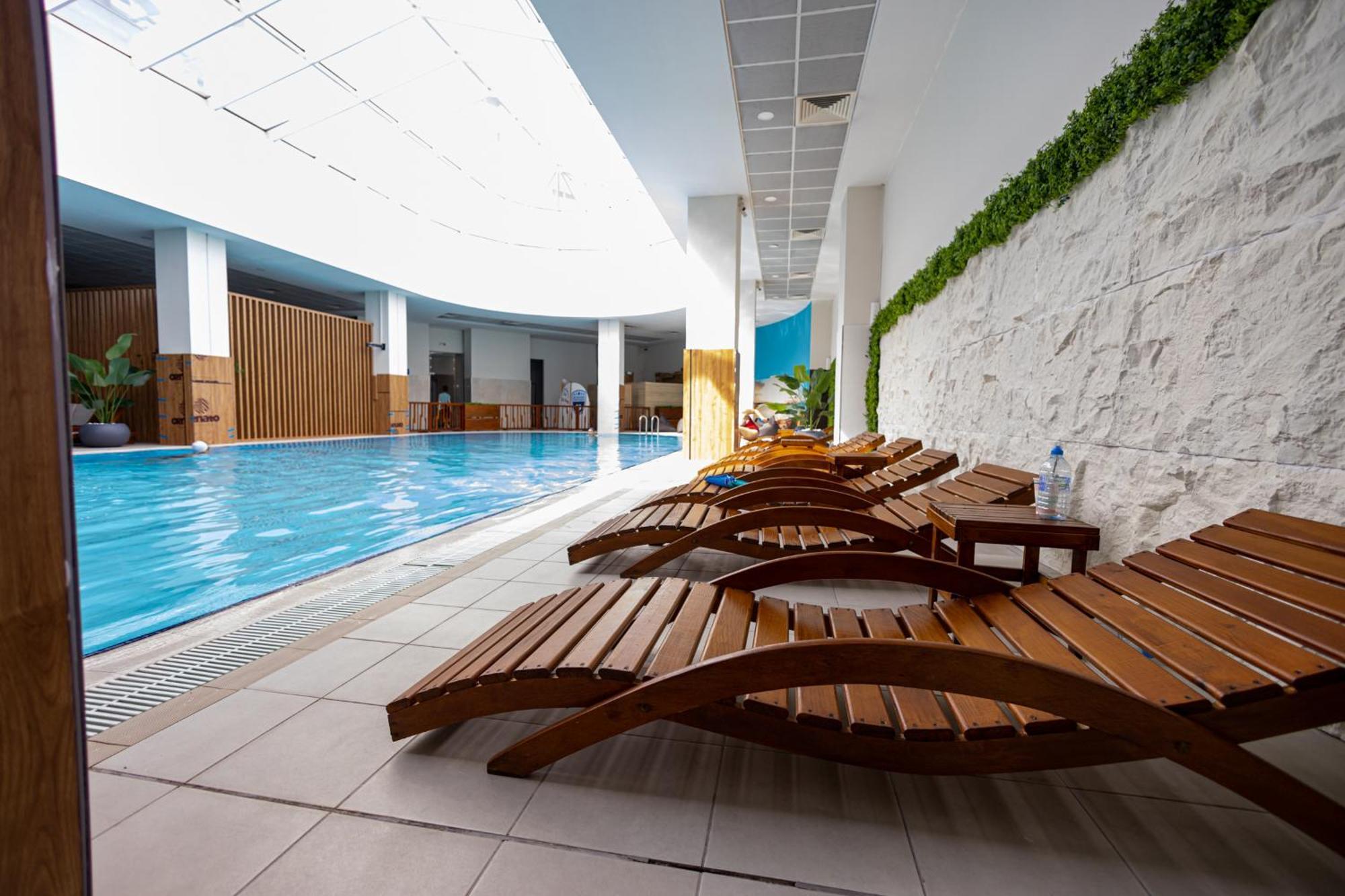18Th & 16H Floor Secure Luxury Condos With Pool & Fitness Included In Price Skopie Exterior foto