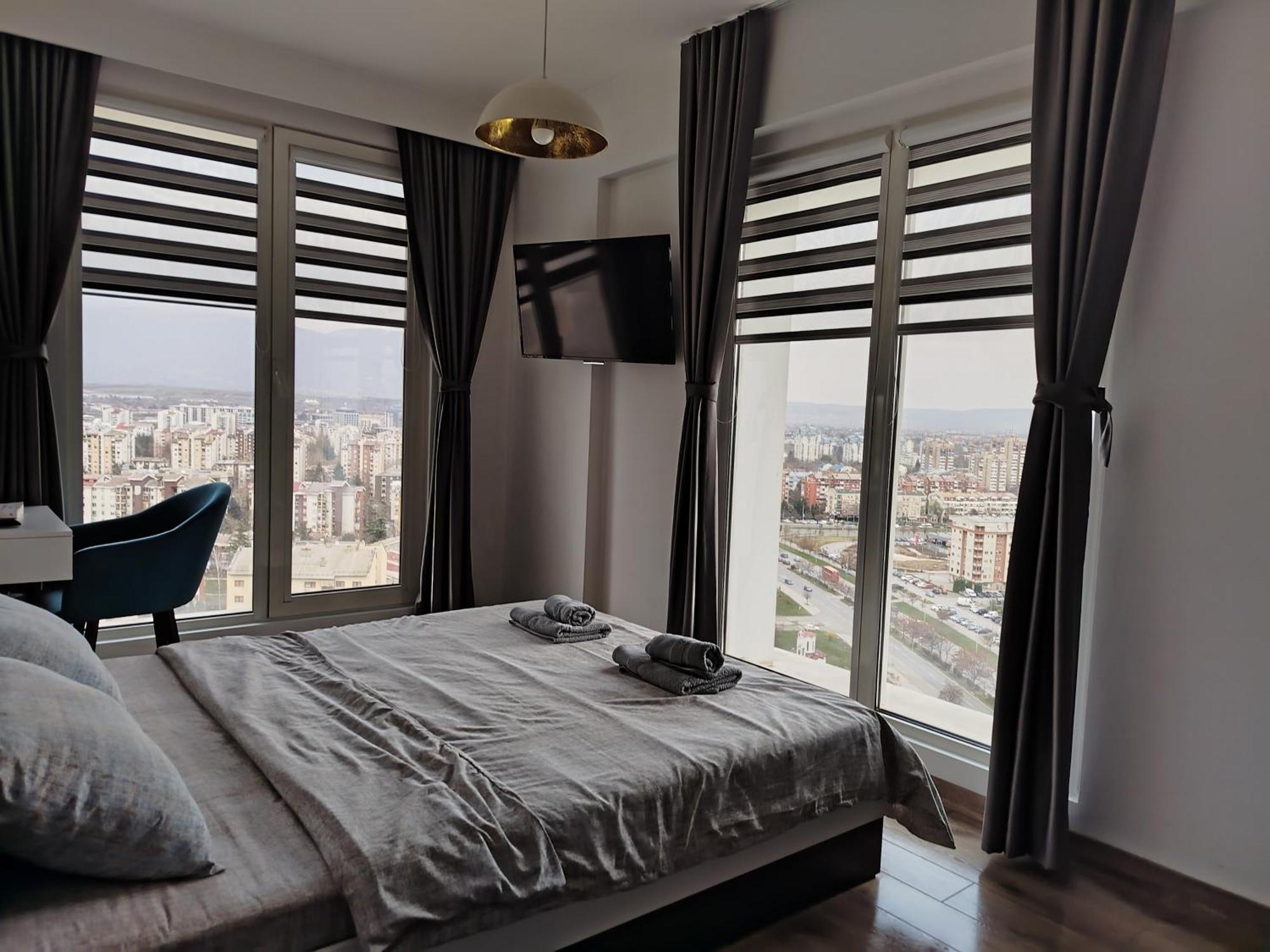 18Th & 16H Floor Secure Luxury Condos With Pool & Fitness Included In Price Skopie Exterior foto