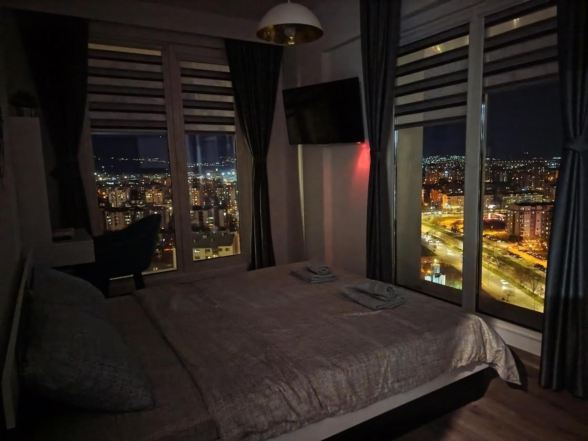 18Th & 16H Floor Secure Luxury Condos With Pool & Fitness Included In Price Skopie Exterior foto