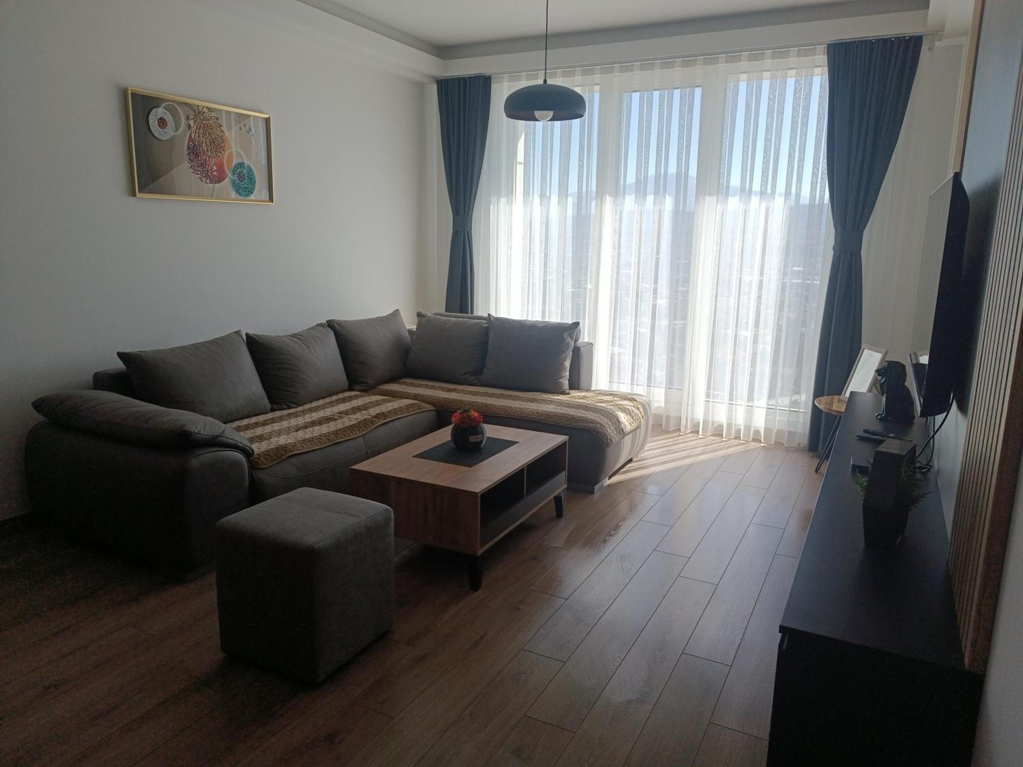 18Th & 16H Floor Secure Luxury Condos With Pool & Fitness Included In Price Skopie Exterior foto